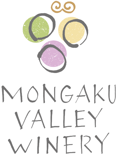 モンガク谷ワイナリーのロゴ